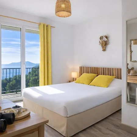 Otel Almanarre - Eco-responsable Face A La 2*